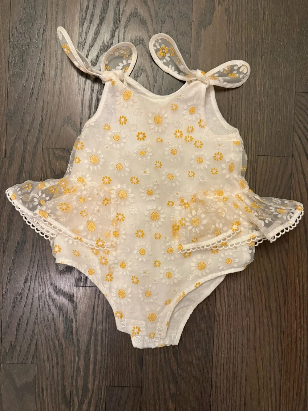 Chloe & Amelie Daisy Organza Eyelet Bubble Romper w/ Matching Bow 6M Baby Girl
